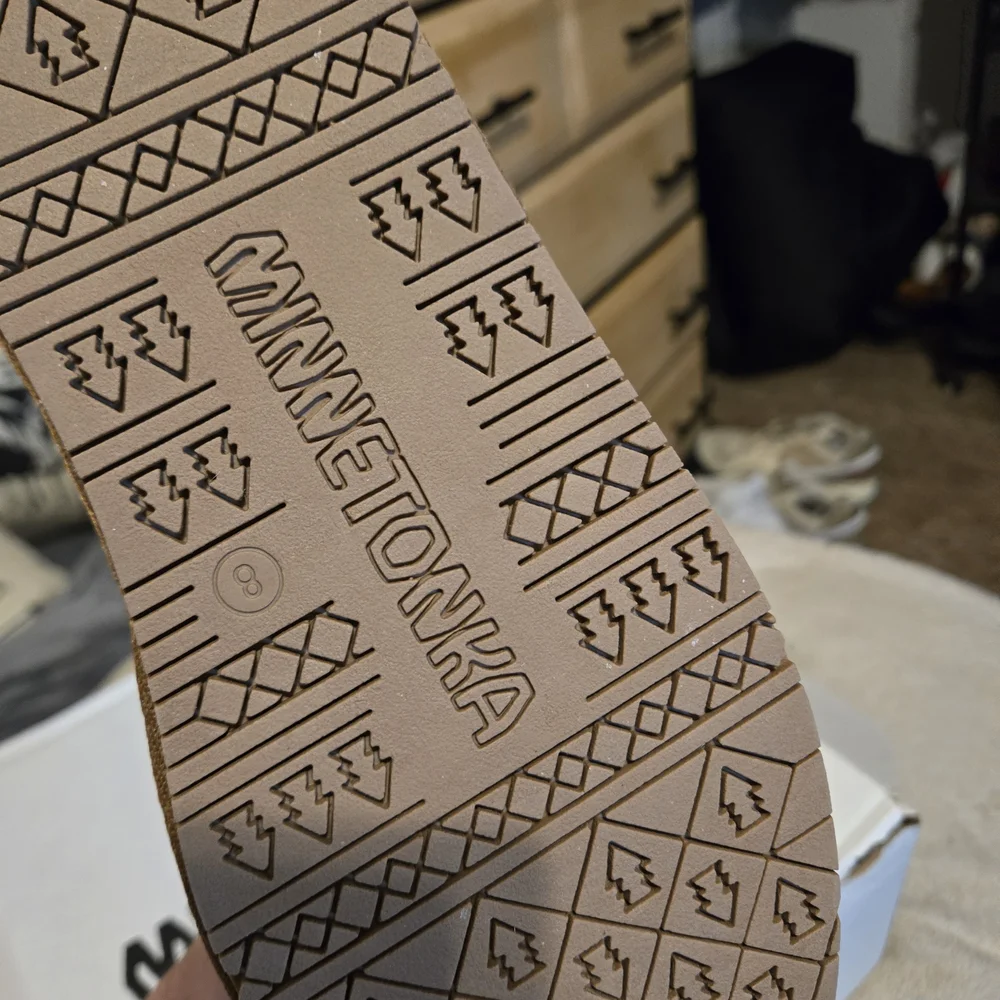 Minnetonka Size 8 Boots New - Picture 3 of 3